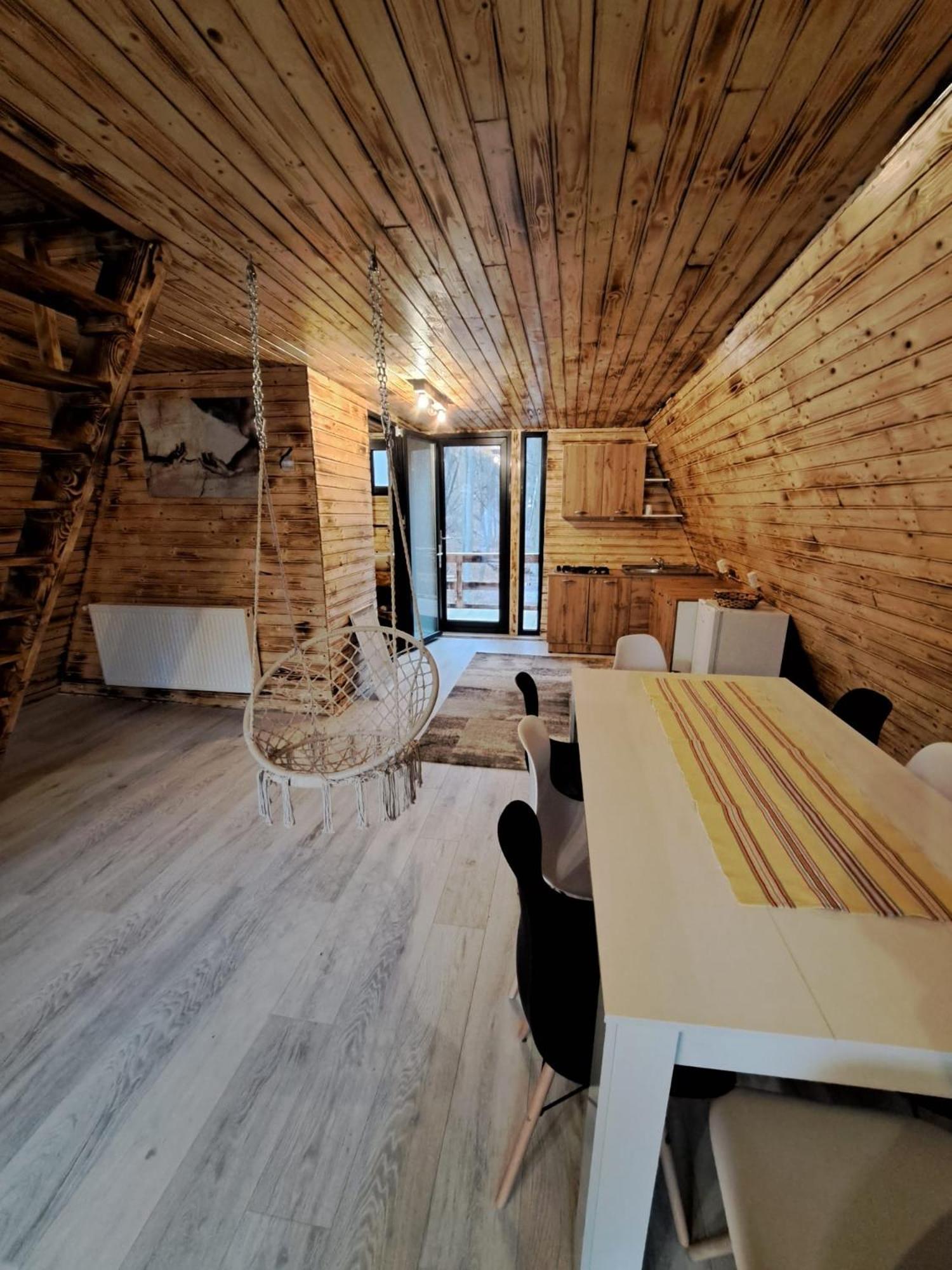 Cabanaaframe Curtea de Argeş المظهر الخارجي الصورة